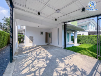 *****บ้านเดี่ยวมือสอง ย่านนนทบุรี ม.เพอร์เฟคเพลส รัตนาธิเบศร์ บ้านเดี่ยว หลังมุม จากแบรนด์ Property Perfect เนื้อที่ 58.1 ตร.ว. ฟังก์ชัน 3 ห้องนอน 3 ห้องน้ำ 2 ที่จอดรถ บนที่สุดแห่งทำเลโซนเมือง เชื่อมต่อทุกการเดินทาง ใกล้เซ็นทรัลรัตนาธิเบศร์ จุดขึ้นทางด่วน "งามวงศ์วาน" และรถไฟฟ้า"สถานีไทรม้า"